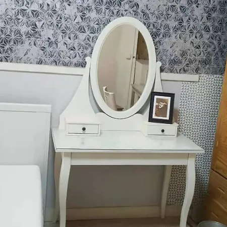 Fleur De Hostel *