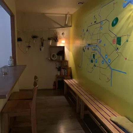 Hostel Fleur De Paris