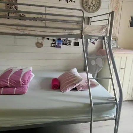 Hostel Fleur De Paryż