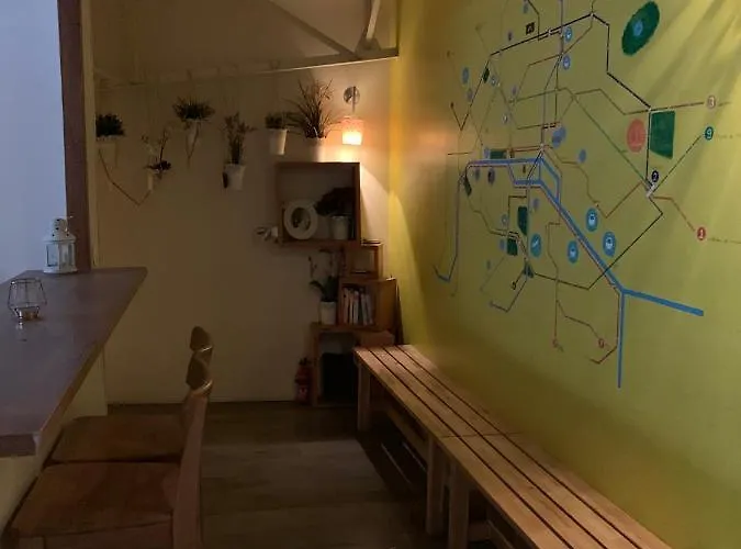 Hostel Fleur De Paris